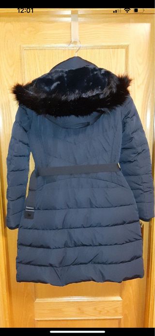 ABRIGO parka ZARA NUEVO! UNA S NEGRO CON PELO.