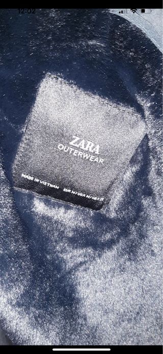 ABRIGO parka ZARA NUEVO! UNA S NEGRO CON PELO.