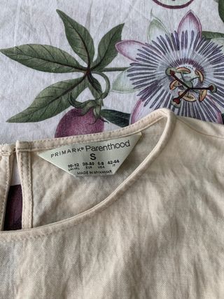 blusa beige embarazada