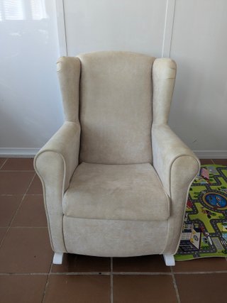 Sillón de lactancia beige