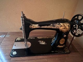 Maquina de coser (SINGER)