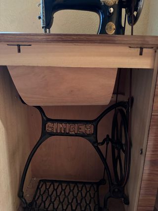 Maquina de coser (SINGER)