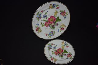 Conjunto 2 Pratos decorativos; Porcelana Disfer