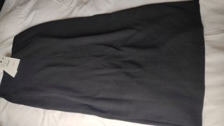 Falda negra midi de punto