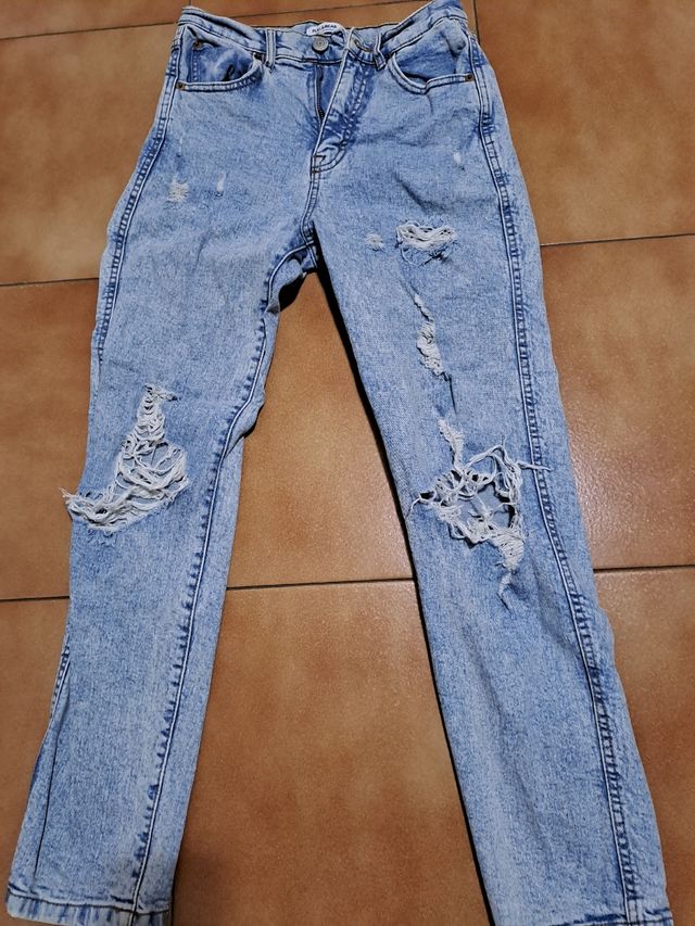 Jeans strappati
