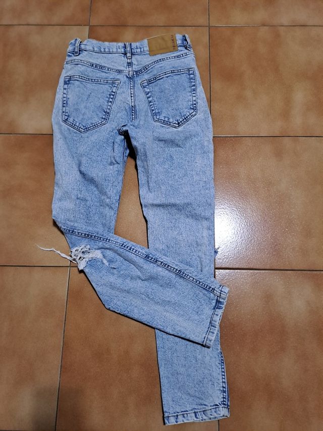 Jeans strappati
