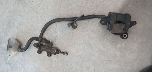BOMBA Y PINZA DE FRENO TRASERA SUZUKI SV650 