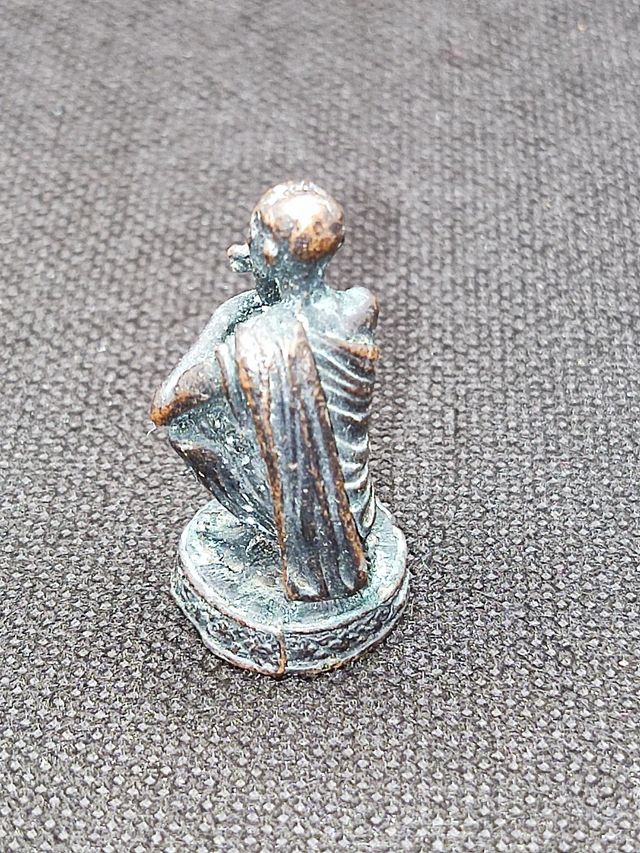 Figura del monaco buddista Luang Phor Koon Thailand