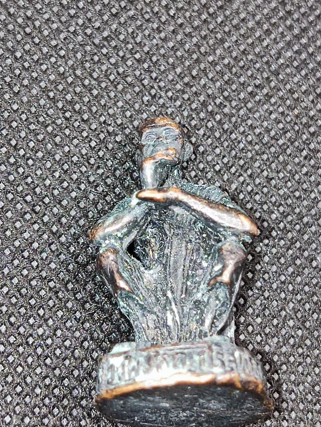 Figura del monaco buddista Luang Phor Koon Thailand