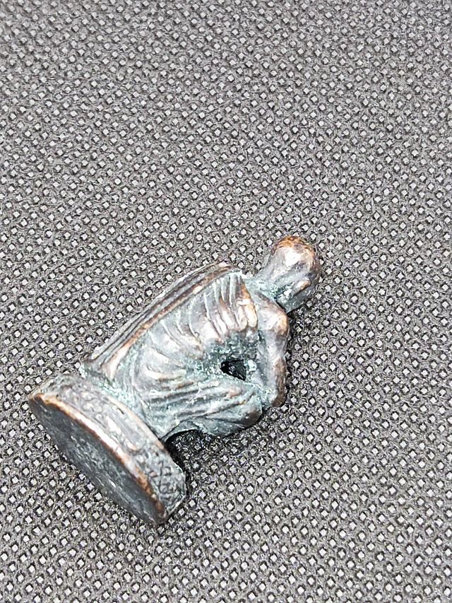 Figura del monaco buddista Luang Phor Koon Thailand