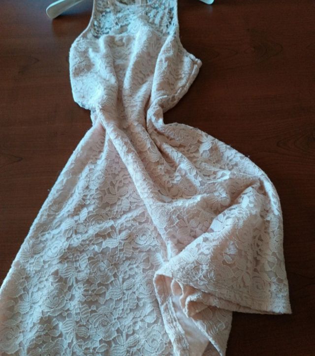 Abito in pizzo elasticizzato rosa