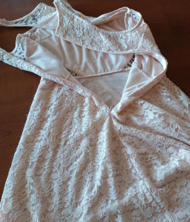 Abito in pizzo elasticizzato rosa