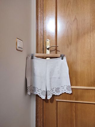 Pantalón corto crema Mango