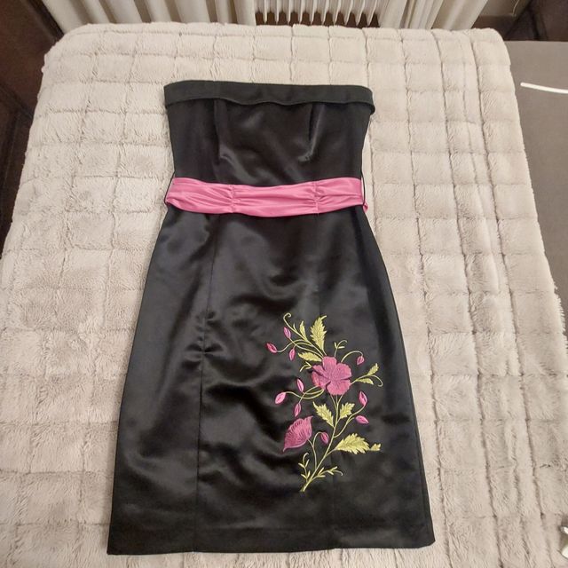 Vestido negro palabra de honor