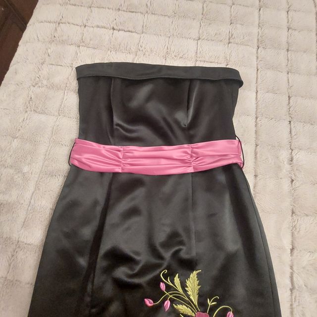 Vestido negro palabra de honor