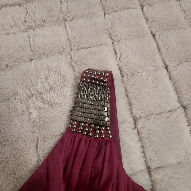 Vestido granate de fiesta asimétrico