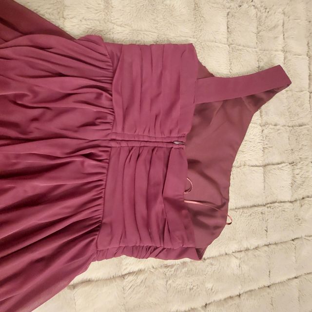 Vestido granate de fiesta asimétrico