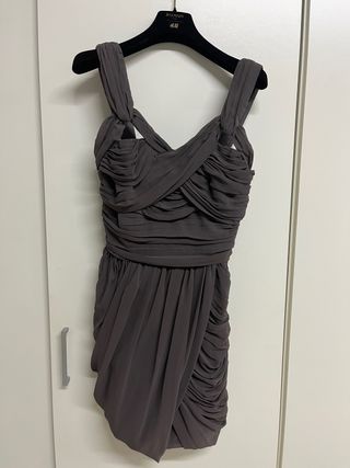 Vestido gris eventos y bodas Lipsy London