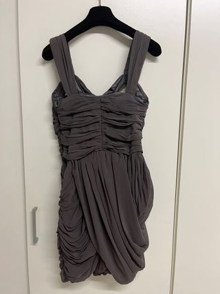 Vestido gris eventos y bodas Lipsy London