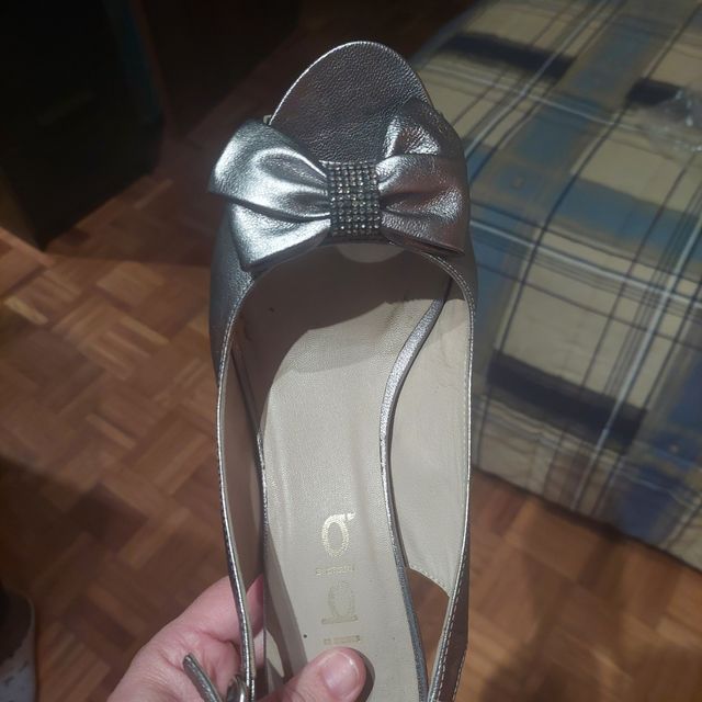 Sandalias plateadas piel