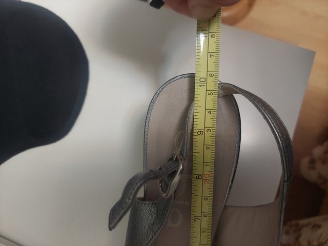 Sandalias plateadas piel