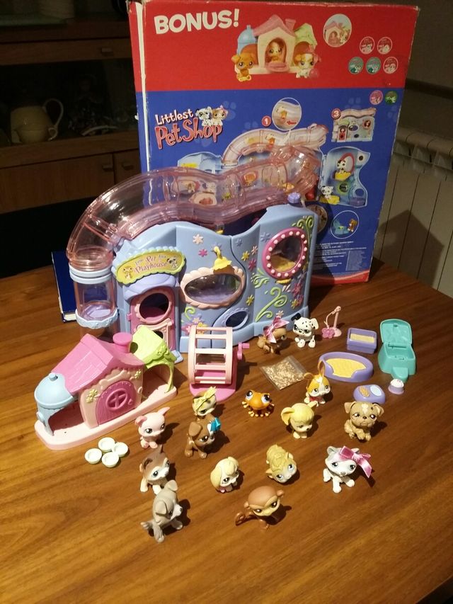 Little Pet lovin playhouse  15 pets + casita