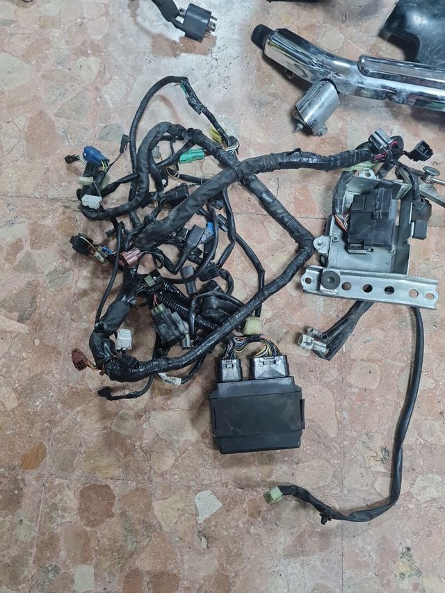 Despiece suzuki intruder 800