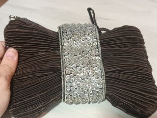 Bolso de fiesta.  Raso marrón