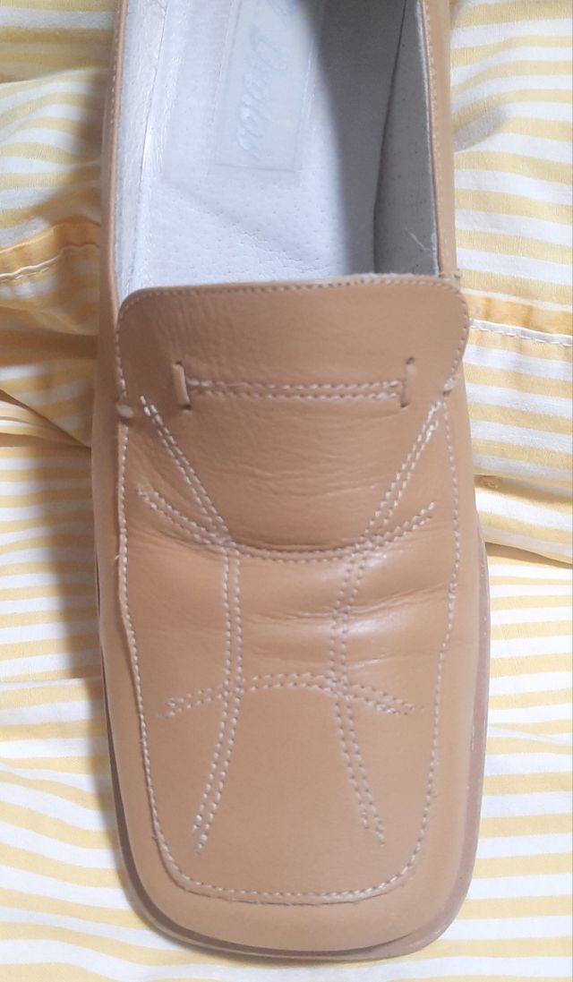 Zapato piel color camel señora N°36.