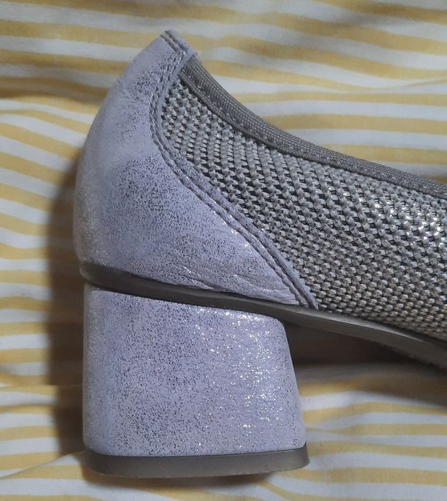 Zapato señora Hispanitas gris-plata N°35.