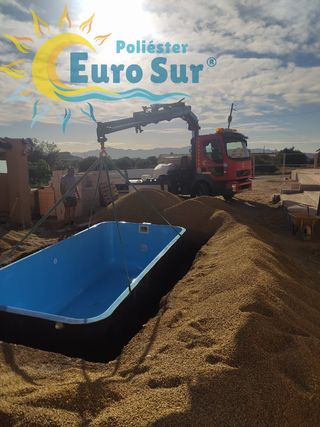 DEPOSITOS Y PISCINAS DE  POLIESTER