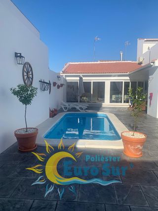 DEPOSITOS Y PISCINAS DE  POLIESTER