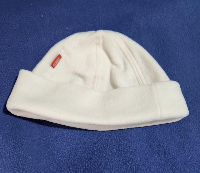 Gorro y guantes de mujer