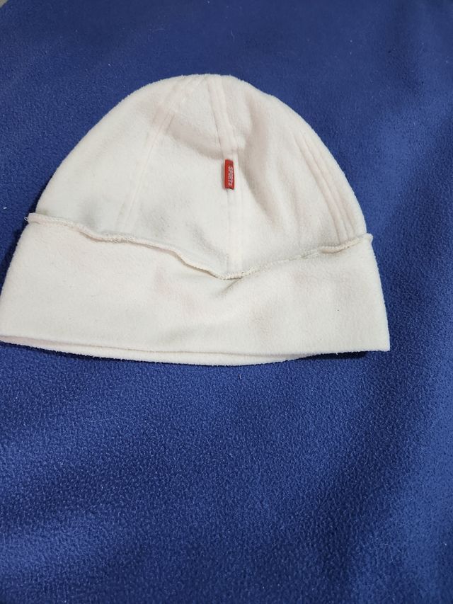 Gorro y guantes de mujer