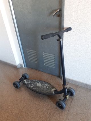 Patinete de cuatro ruedas