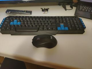 Teclado y ratón Bluetooth 