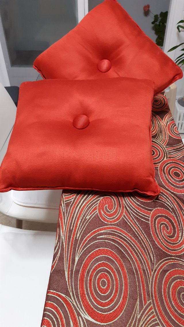 COJINES ROJOS‼️ 35×35.