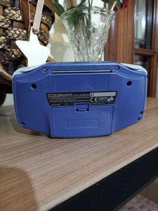Game boy advance con caja y documentos