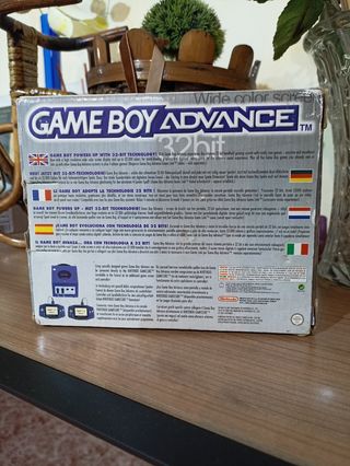 Game boy advance con caja y documentos