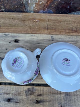 TAZA PORCELANA INGLESA ROYAL ALBERT LILA