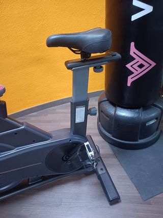 Pack Saco de Boxeo y Bicicleta de Spinning 