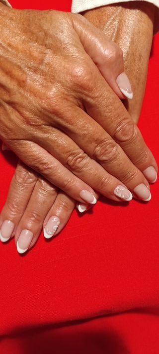 Manicurista y maderoterapia corporal a domicilio