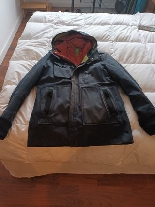 Abrigo impermeable marca MA.STRUM