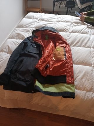 Abrigo impermeable marca MA.STRUM