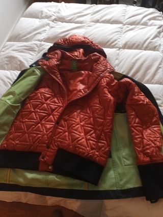 Abrigo impermeable marca MA.STRUM