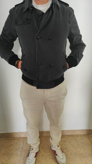 Chaqueta,para más info preguntar.