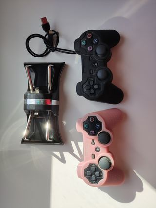 PlayStation 3 con 2 mandos y juegos