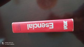 Diccionario lengua española Esencial.