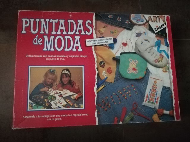 Juego años 90 puntadas de moda