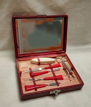 Estuche de manicura / joyero antiguo 